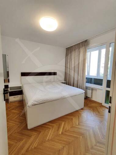Închiriere - Apartament în Lazur,  Burgas