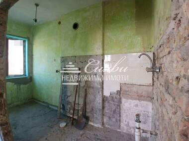 For sale - Floor of a house in Dobrudjanski,  Shumen