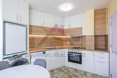 For rent - Apartment in Pchelina,  Varna