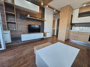 Miete - Wohnung in Mladejki halm,  Plowdiw