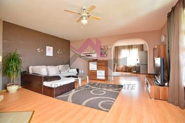 For rent - Floor of a house in Briz,  Varna
