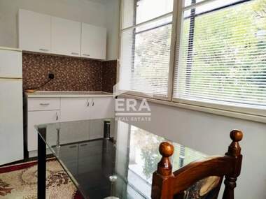 Miete - Etage von Haus in Zentar,  Lowetsch