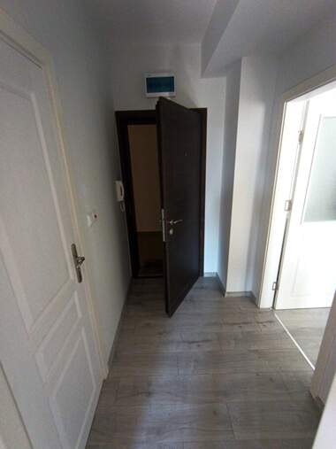 Închiriere - Apartament în Izgrev,  Burgas