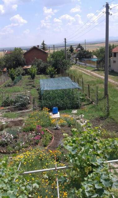 Vânzare - Casă în Zapadna promișlena zona,  Iambol