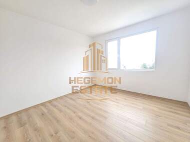 For sale - Apartment in Vazrajdane 2,  Varna