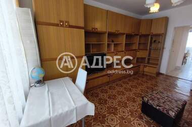 Închiriere - Apartament în Văzrajdane 1,  Varna