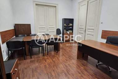 Ενοίκιο - Γραφείο σε Център,  Варна