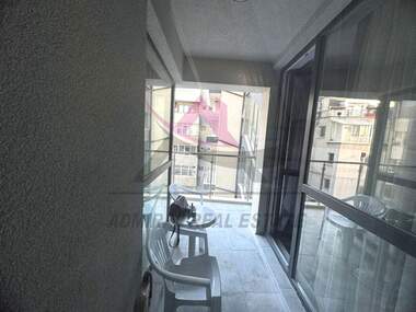 Închiriere - Apartament în Kolhozen pazar,  Varna