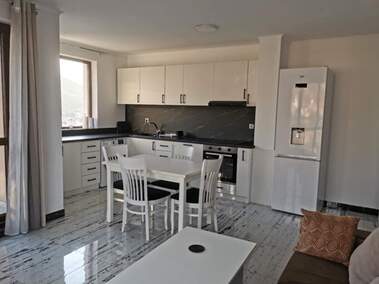 Miete - Wohnung in Mladejki halm,  Plowdiw