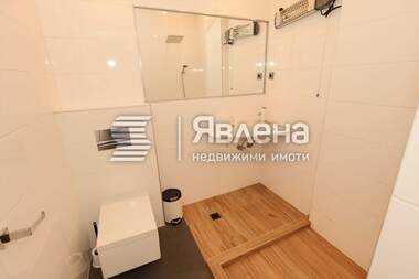 Наем - Апартамент в Център,  София