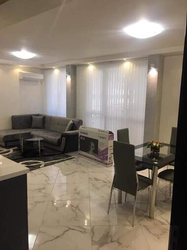 Închiriere - Apartament în Mladejki hălm,  Plovdiv