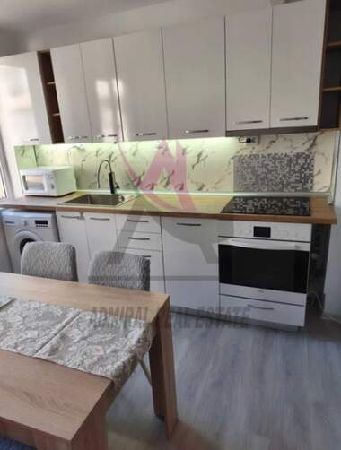 Închiriere - Apartament în Okrăjna bolnița - Generali,  Varna