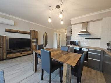 Închiriere - Apartament în Mladejki hălm,  Plovdiv