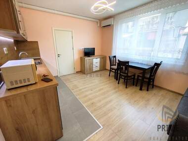 Miete - Wohnung in Wazrajdane,  Burgas