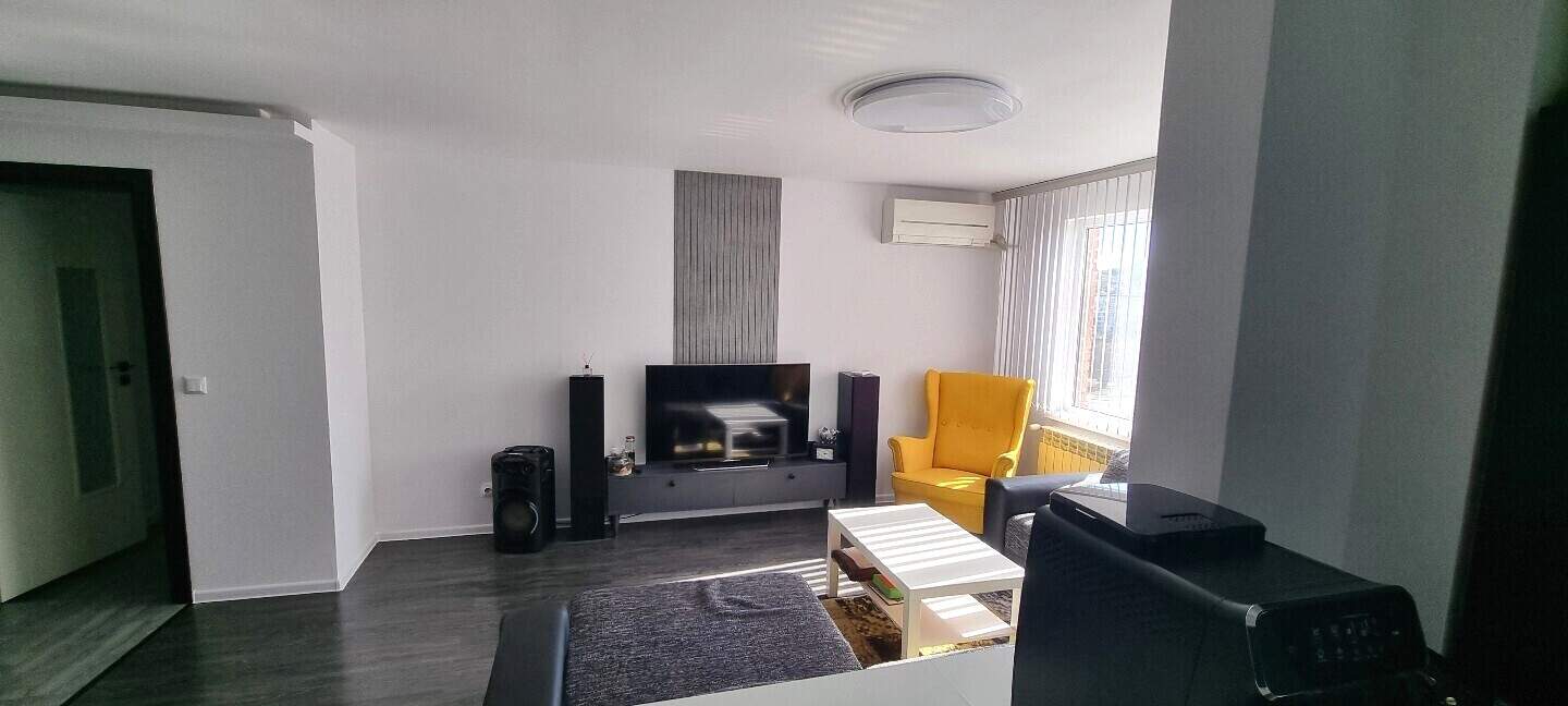 Cu trei camere Apartament în Osvobojdenie, Razgrad – fotografia 3