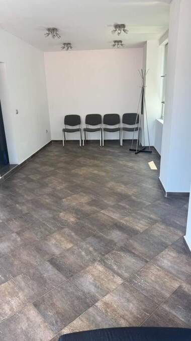 Miete - Büro/Schönheitssalon in Zentar,  Weliko Tarnowo