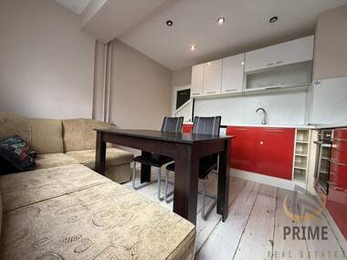 Închiriere - Apartament în Slaveîkov,  Burgas