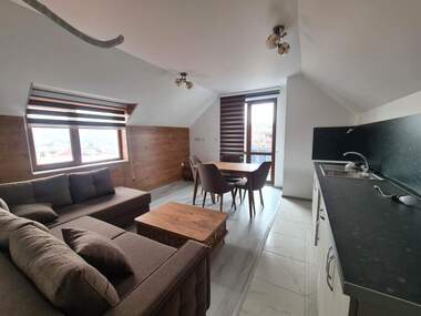 Închiriere - Apartament în Mladejki hălm,  Haskovo