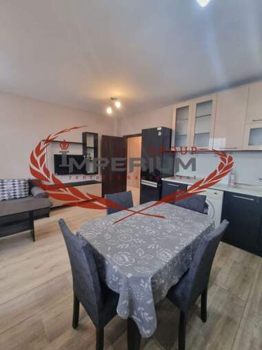 Închiriere - Apartament în Kolhozen pazar,  Varna