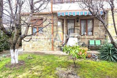 Продажба - Къща в Столник,  София Област