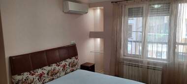 Închiriere - Apartament în Center,  Ruse