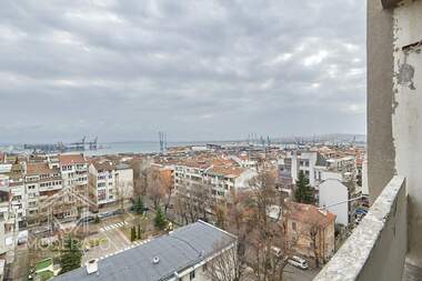 Vânzare - Apartament în Văzrajdane,  Burgas