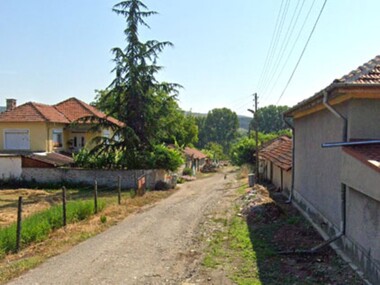 Real estate for sale in village Bratia Daskalovi, state Stara Zagora