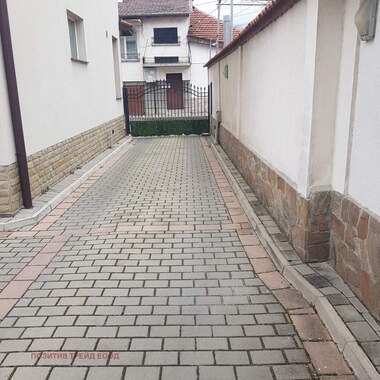 Verkauf - Garage in Dupniza,  Küstendil