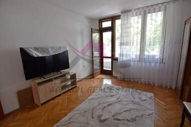 Închiriere - Apartament în Ceaîka,  Varna