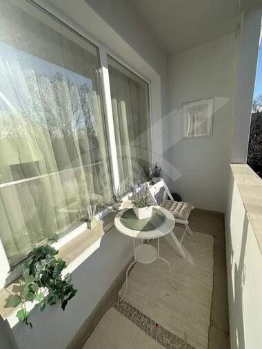 Închiriere - Apartament în Ceaîka,  Varna