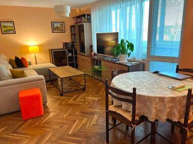 Продажба - Апартамент в Левски,  Варна
