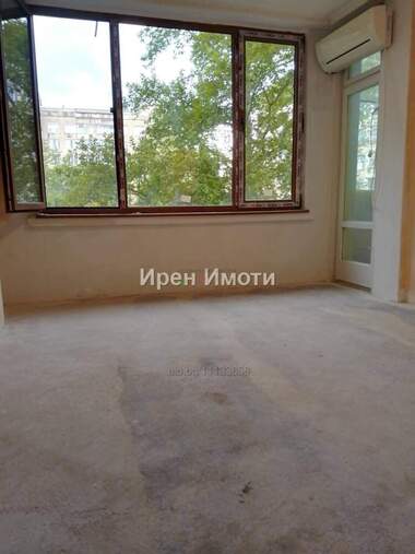 Vânzare - Apartament în Diana,  Iambol