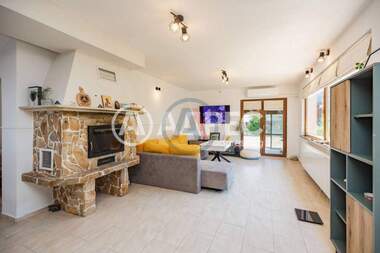 For sale - House in Borovec - Iug,  Varna
