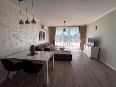 Închiriere - Apartament în Bratia Miladinovi,  Burgas