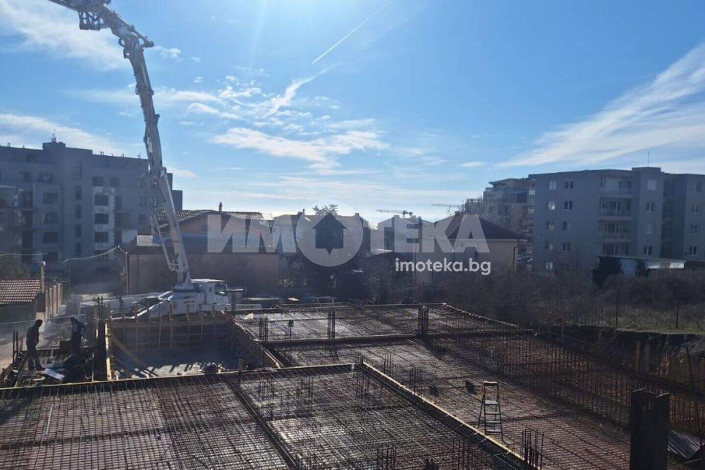 Двустаен Апартамент в Ален мак, Варна – снимка 3