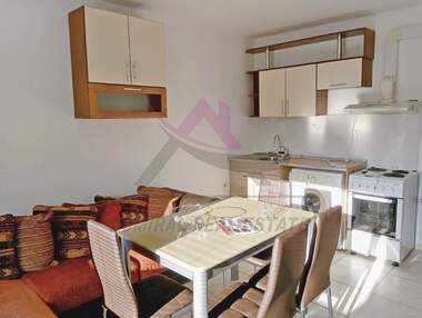 For rent - Apartment in Kolhozen pazar,  Varna