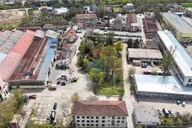 Ενοίκιο - Κτίριο σε Промишлена зона - Запад,  Русе