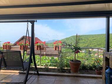 Kira - Ev olarak Albena,  Dobriç
