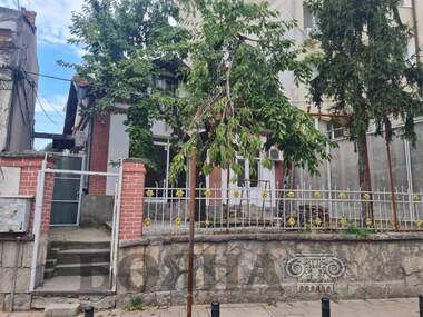 Închiriere - Salon de frumusețe/Birou/Cabinet de stomatologie în Center,  Ruse