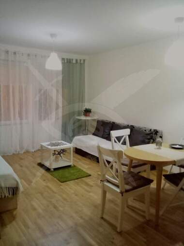 Închiriere - Apartament în VINS - Ceerven ploștiad,  Varna