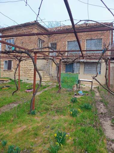 Vânzare - Casă în Bedjene,  Șumen