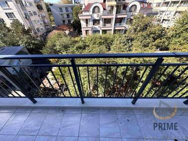 Închiriere - Apartament în Lazur,  Burgas
