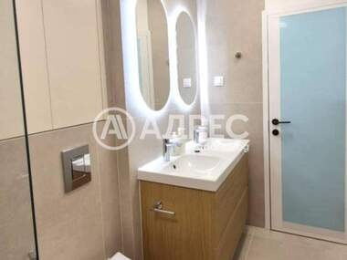 Închiriere - Apartament în Center,  Sofia
