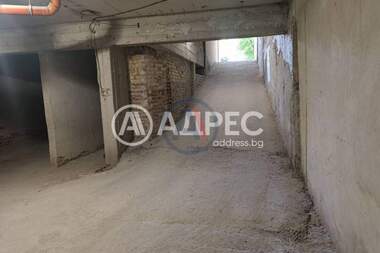 Продажба - Паркомясто в Център,  Варна
