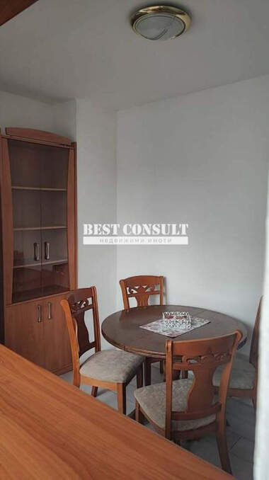 Închiriere - Apartament în Hășove,  Ruse