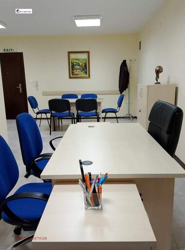 Miete - Büro/Zahnarztbüro in Zentar,  Wraza