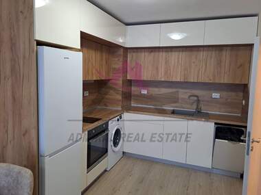 Închiriere - Apartament în Văzrajdane 1,  Varna