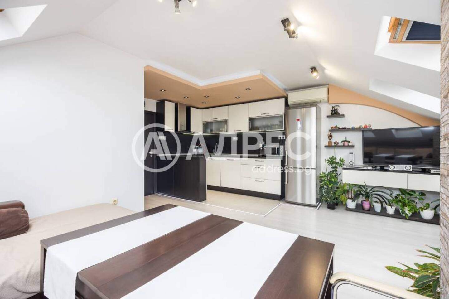 Cu trei camere Apartament în Kolhozen pazar, Varna – fotografia 9