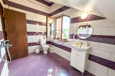 For sale - House in Borovec - Iug,  Varna