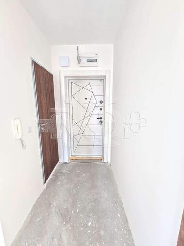 Vânzare - Apartament în Vinița,  Varna